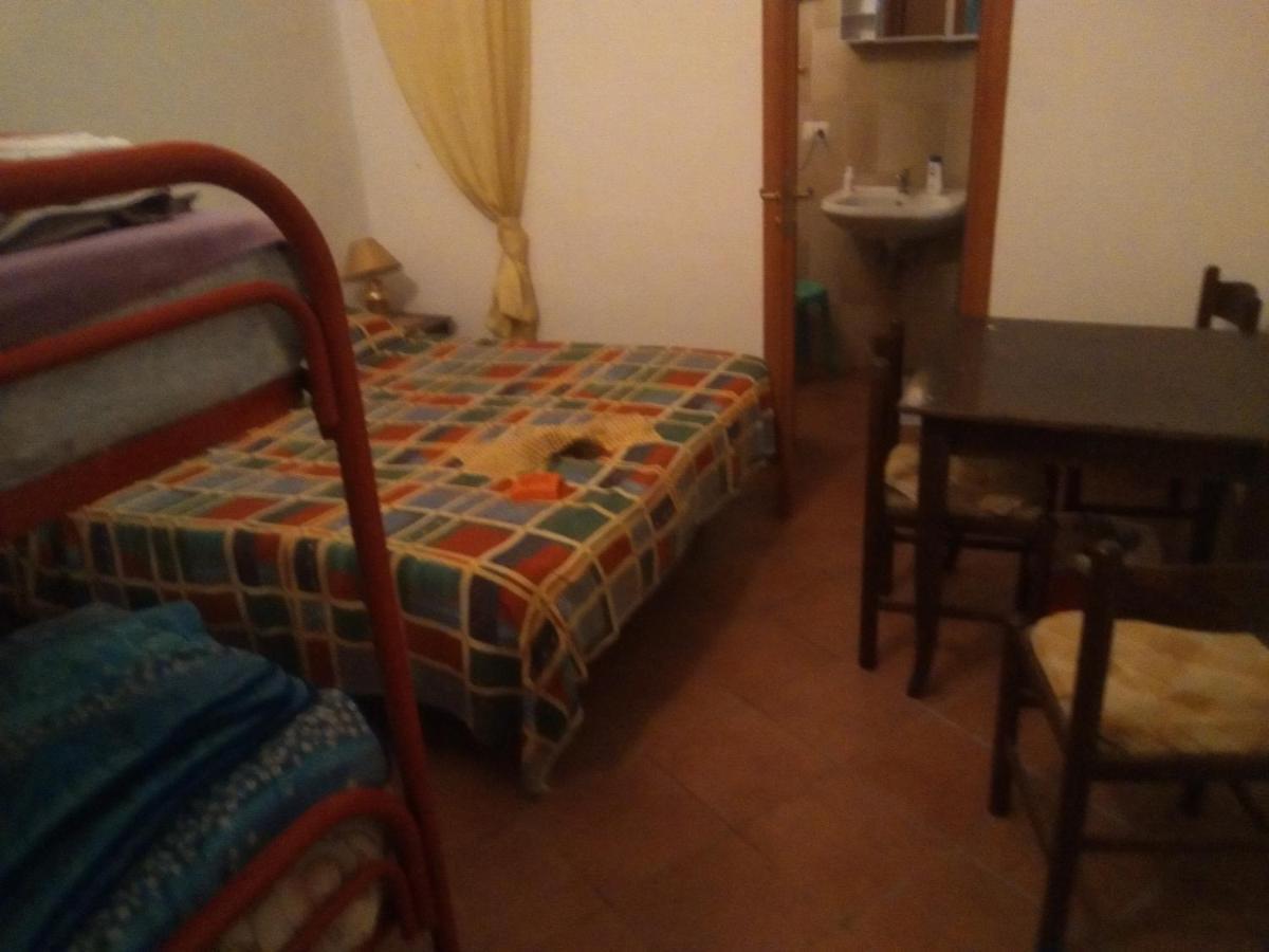 Room In Guest Room - Single Room With Shared Bathroom Таормина Экстерьер фото