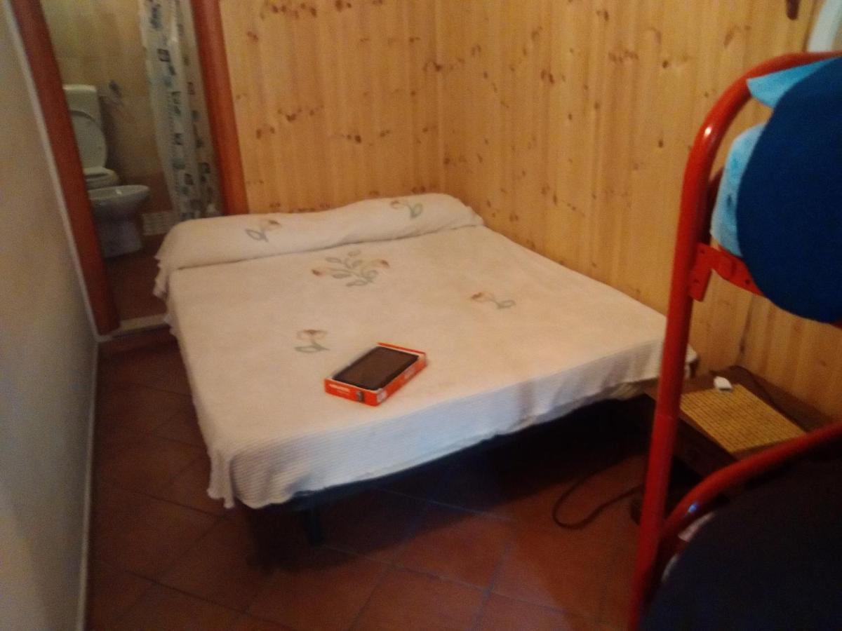 Room In Guest Room - Single Room With Shared Bathroom Таормина Экстерьер фото